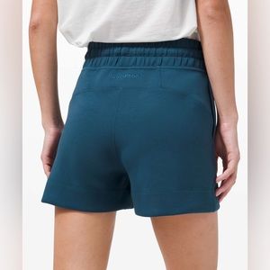 Lululemon Soft Ambitions High Rise Short 4"
Blue Borealis